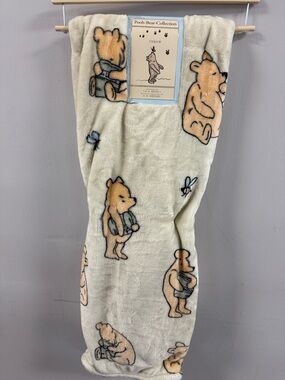 Cream Winnie the Pooh Plush Throw Blanket